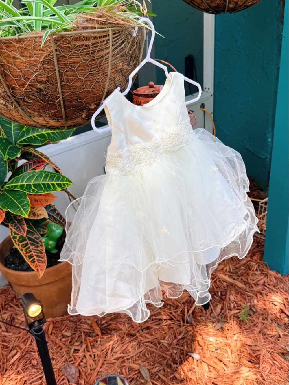KID’S DREAM White Dress Tulle Net Embellished~Embroidered Soutache, SZ 2-3 T